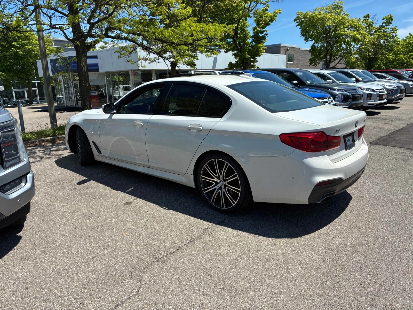 BMW 540 i xDrive/M-Pack/Digital/HUD/H&K, снимка 4 - Автомобили и джипове - 54689230