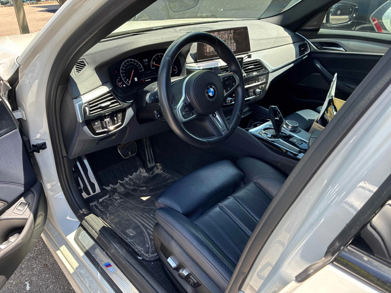 BMW 540 i xDrive/M-Pack/Digital/HUD/H&K, снимка 7 - Автомобили и джипове - 54689230