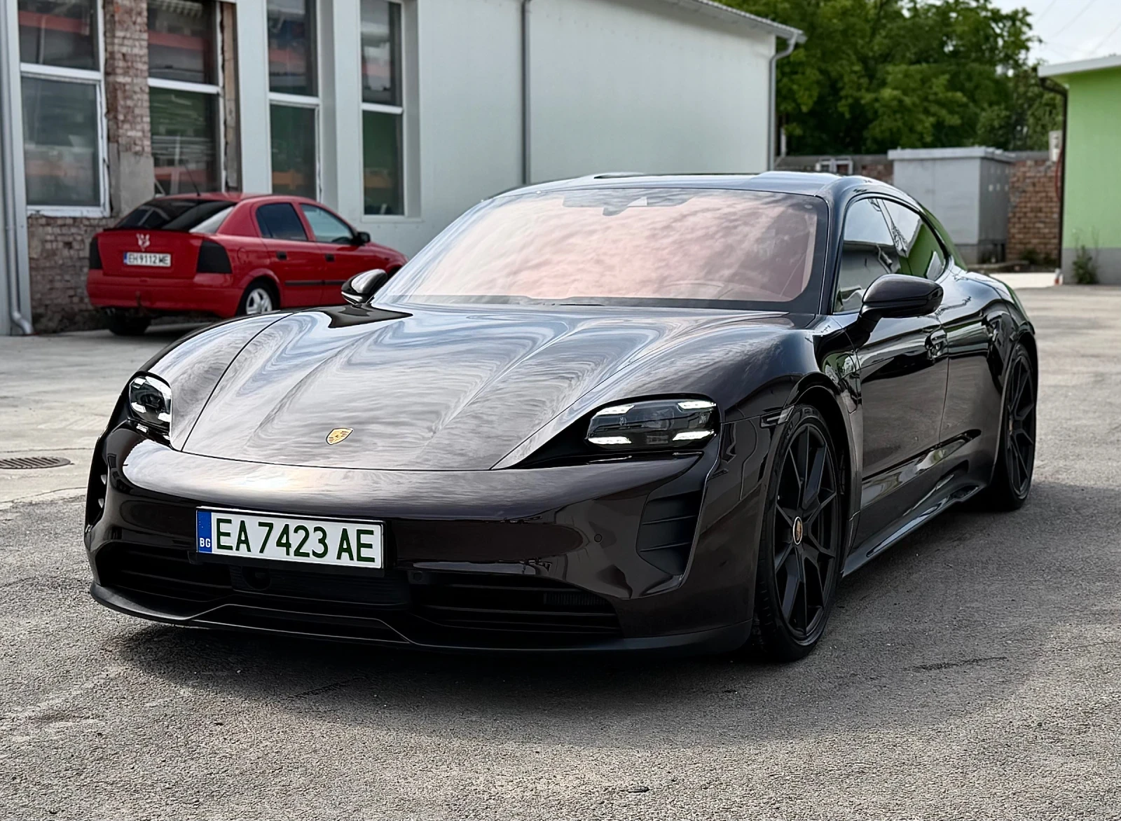 Porsche Taycan GTS* ГАРАНЦИЯ* ЗАВИВАЩ МОСТ* ВЪЗДУХ* BOSE* SPORT C, снимка 3 - Автомобили и джипове - 54761231
