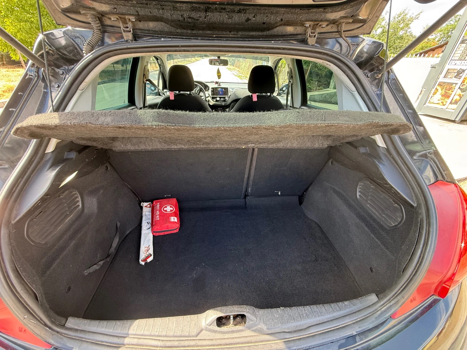 Peugeot 208, снимка 8 - Автомобили и джипове - 55281151