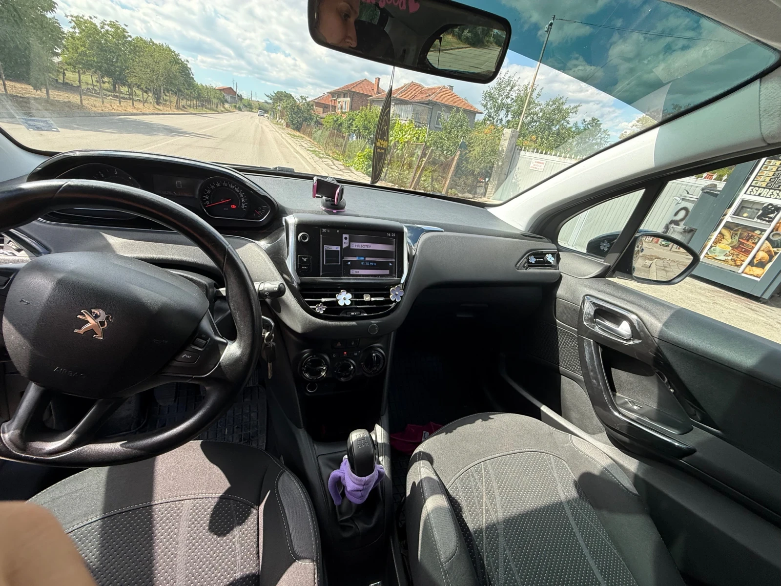 Peugeot 208, снимка 6 - Автомобили и джипове - 55281151