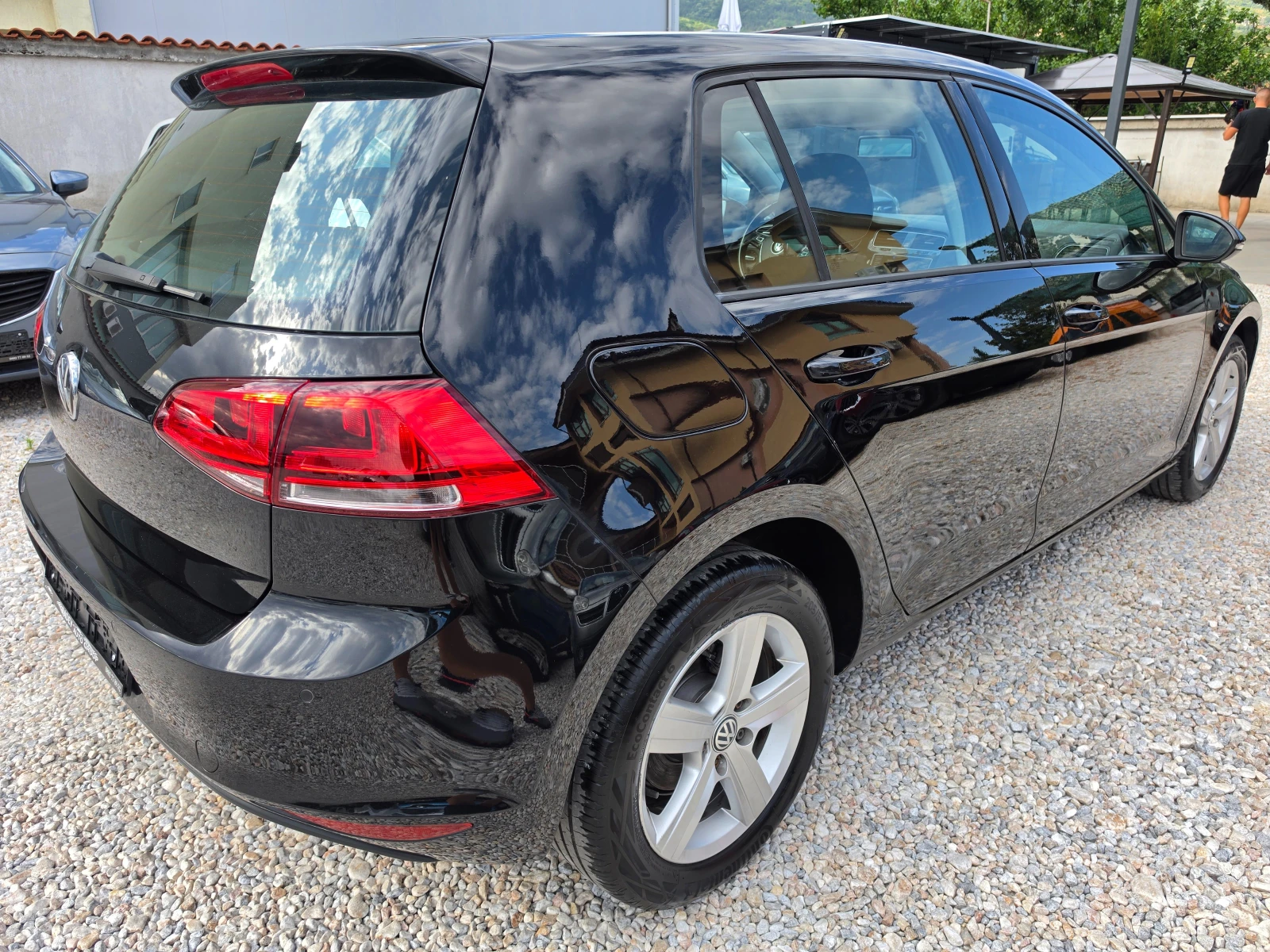 VW Golf 7 2.0TDI SKY LED NAVI , снимка 4 - Автомобили и джипове - 55440400