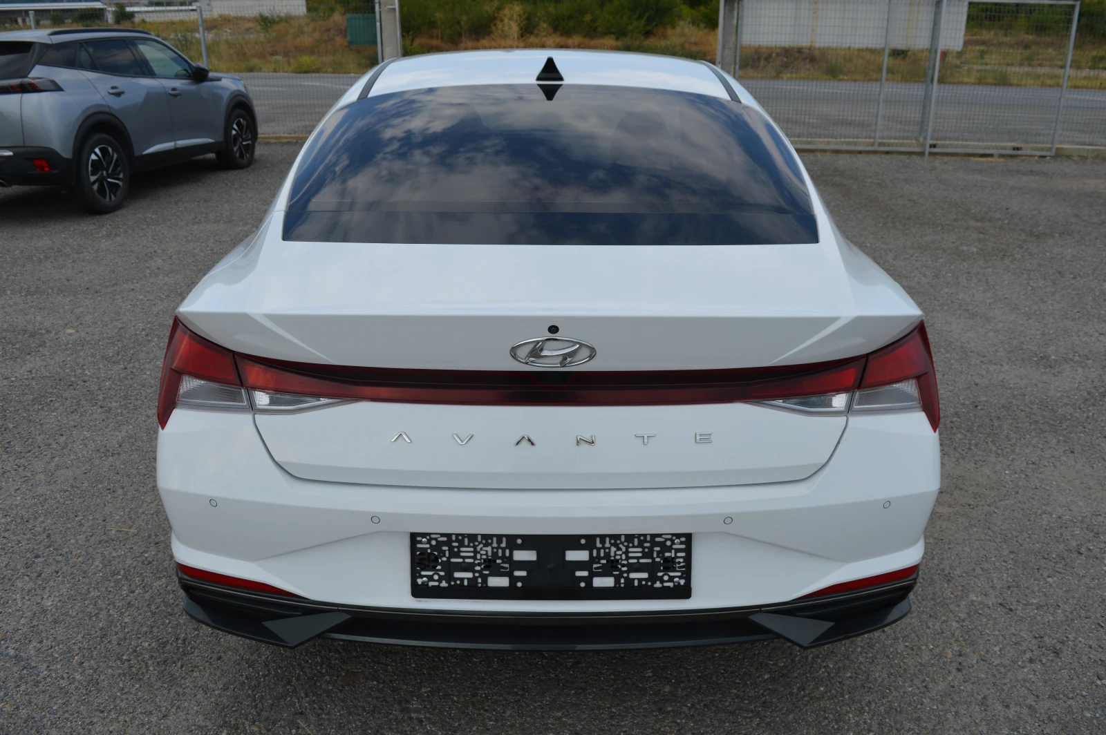 Hyundai Elantra 1.6-BENZIN-STAVA ZA GAZ-FULL EKSTRI, снимка 6 - Автомобили и джипове - 55588360