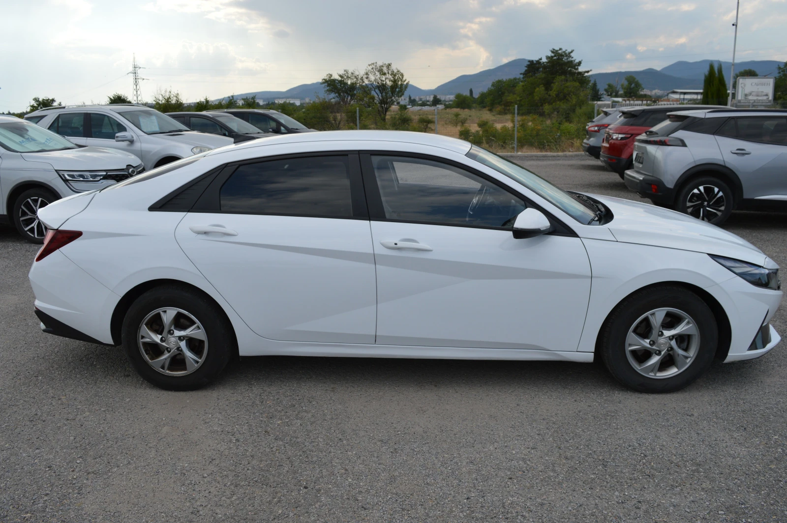 Hyundai Elantra 1.6-BENZIN-STAVA ZA GAZ-FULL EKSTRI, снимка 4 - Автомобили и джипове - 55588360