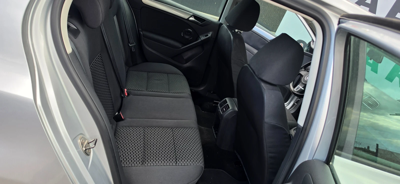 VW Golf 2.0 TDI 110KS, снимка 11 - Автомобили и джипове - 56309519