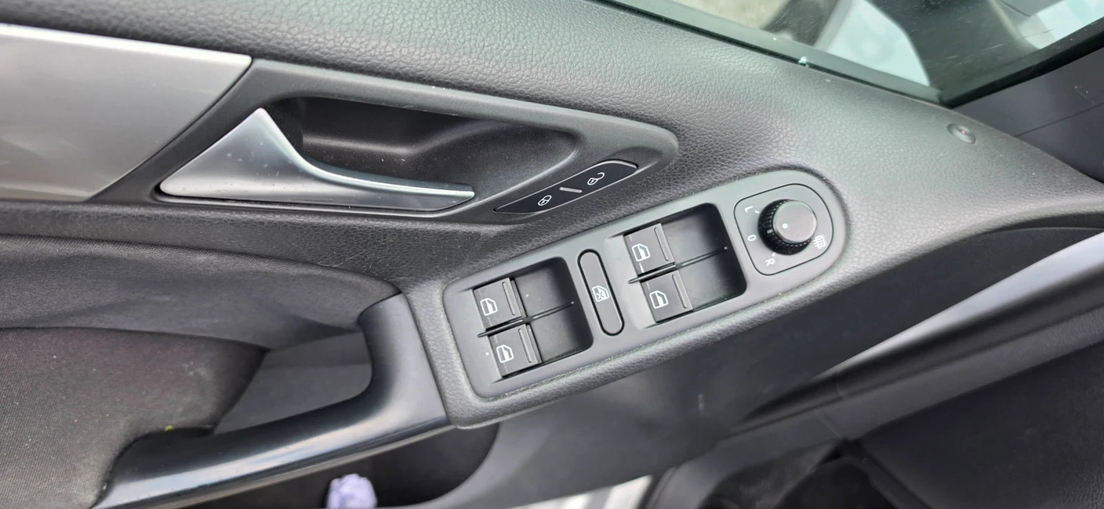 VW Golf 2.0 TDI 110KS, снимка 8 - Автомобили и джипове - 56309519