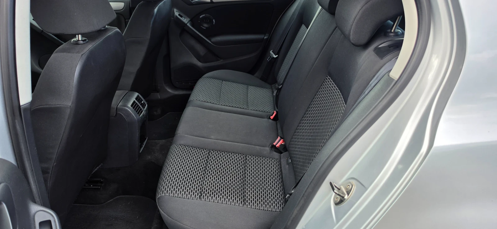 VW Golf 2.0 TDI 110KS, снимка 5 - Автомобили и джипове - 56309519