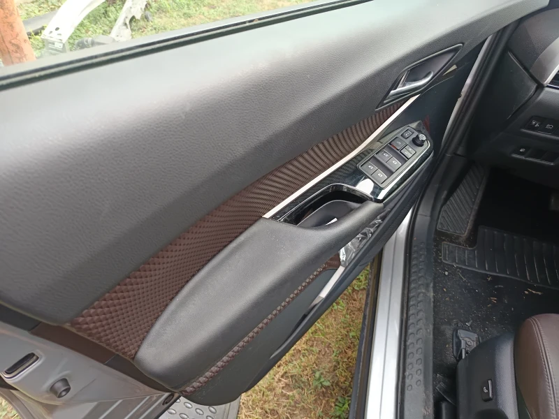 Toyota C-HR 1.8 Hybrid , снимка 14 - Автомобили и джипове - 52714602