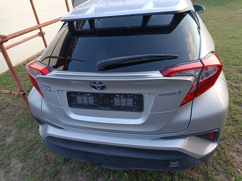 Toyota C-HR 1.8 Hybrid , снимка 8 - Автомобили и джипове - 52714602