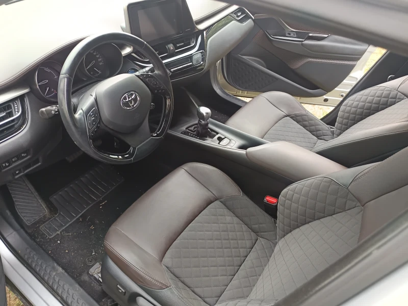 Toyota C-HR 1.8 Hybrid , снимка 13 - Автомобили и джипове - 52714602