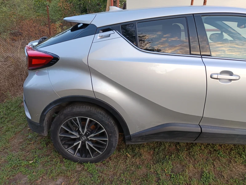 Toyota C-HR 1.8 Hybrid , снимка 11 - Автомобили и джипове - 52714602