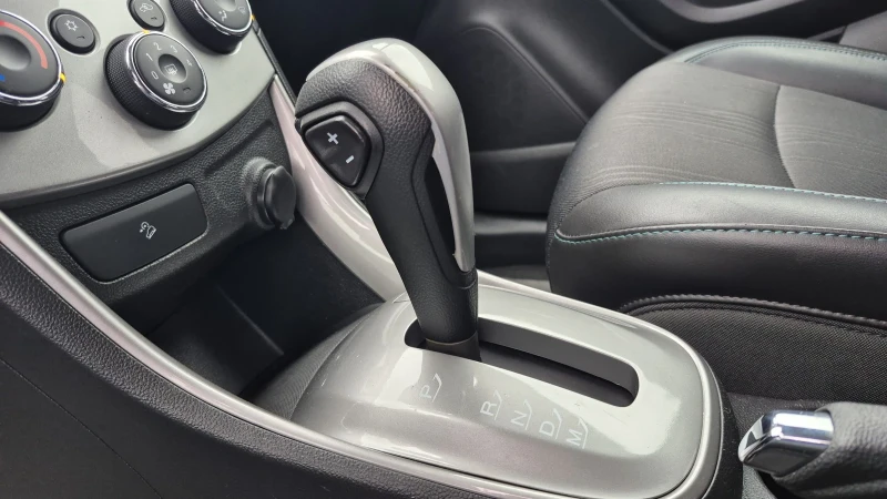 Opel Mokka 1.7CDT-I Автомат* Full Opt * РЕГИСТРИРАН* Бартер, снимка 15 - Автомобили и джипове - 52947208