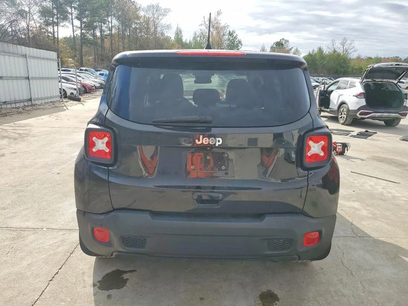 Jeep Renegade 2.4L 4 Front-wheel Drive, снимка 12 - Автомобили и джипове - 53648721