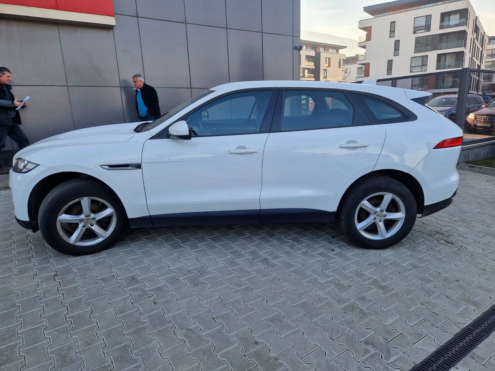 Jaguar F-PACE  - изображение 3