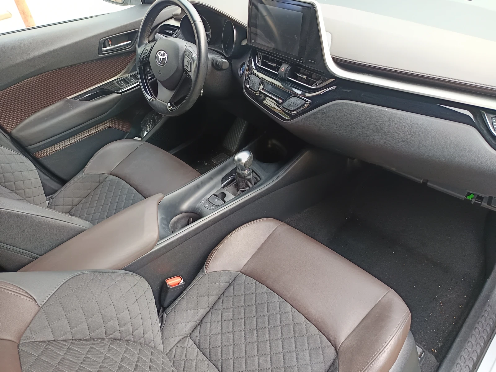 Toyota C-HR 1.8 Hybrid  | Mobile.bg — изображение 17