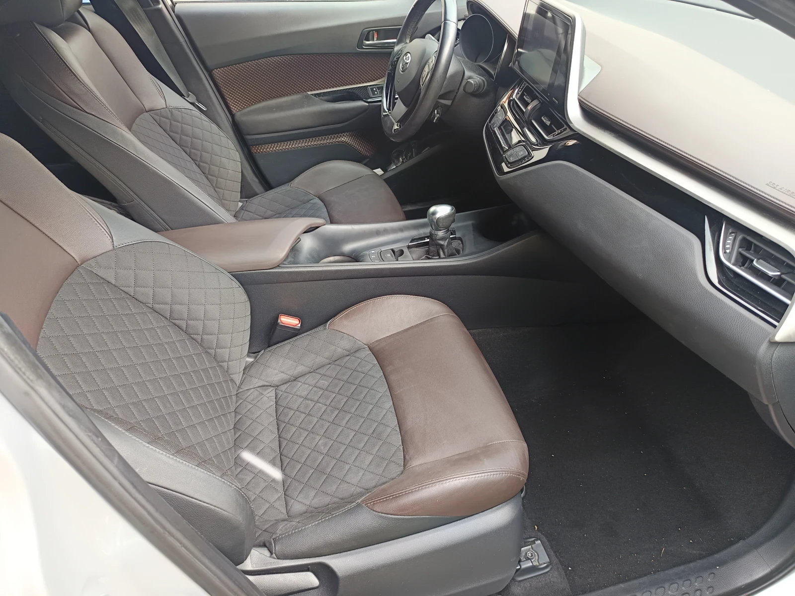 Toyota C-HR 1.8 Hybrid  | Mobile.bg — изображение 16