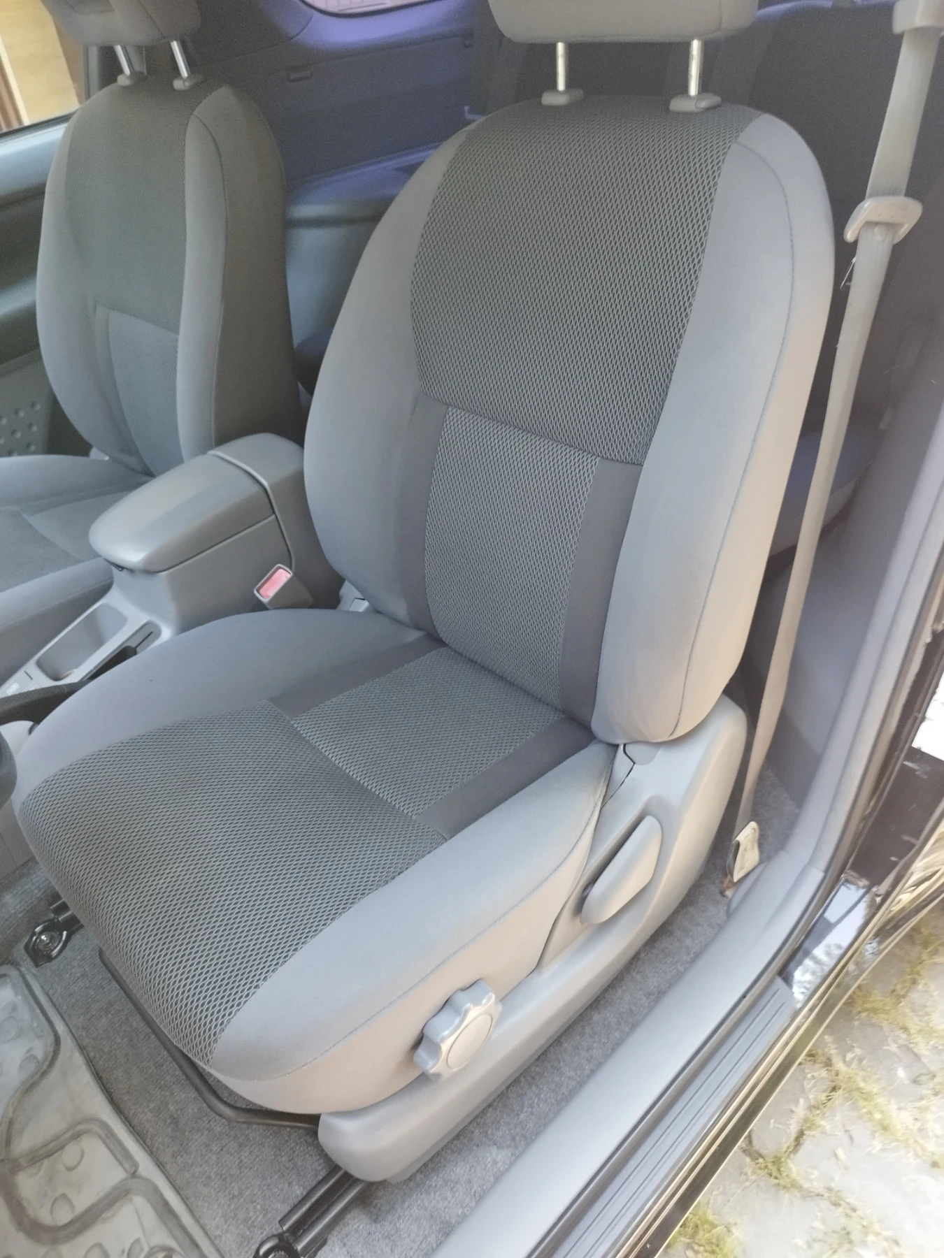 Toyota Rav4 2.0-150 к.с - изображение 10