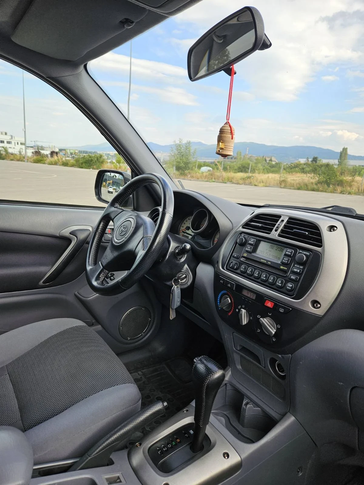 Toyota Rav4 2.0-150 к.с - изображение 8