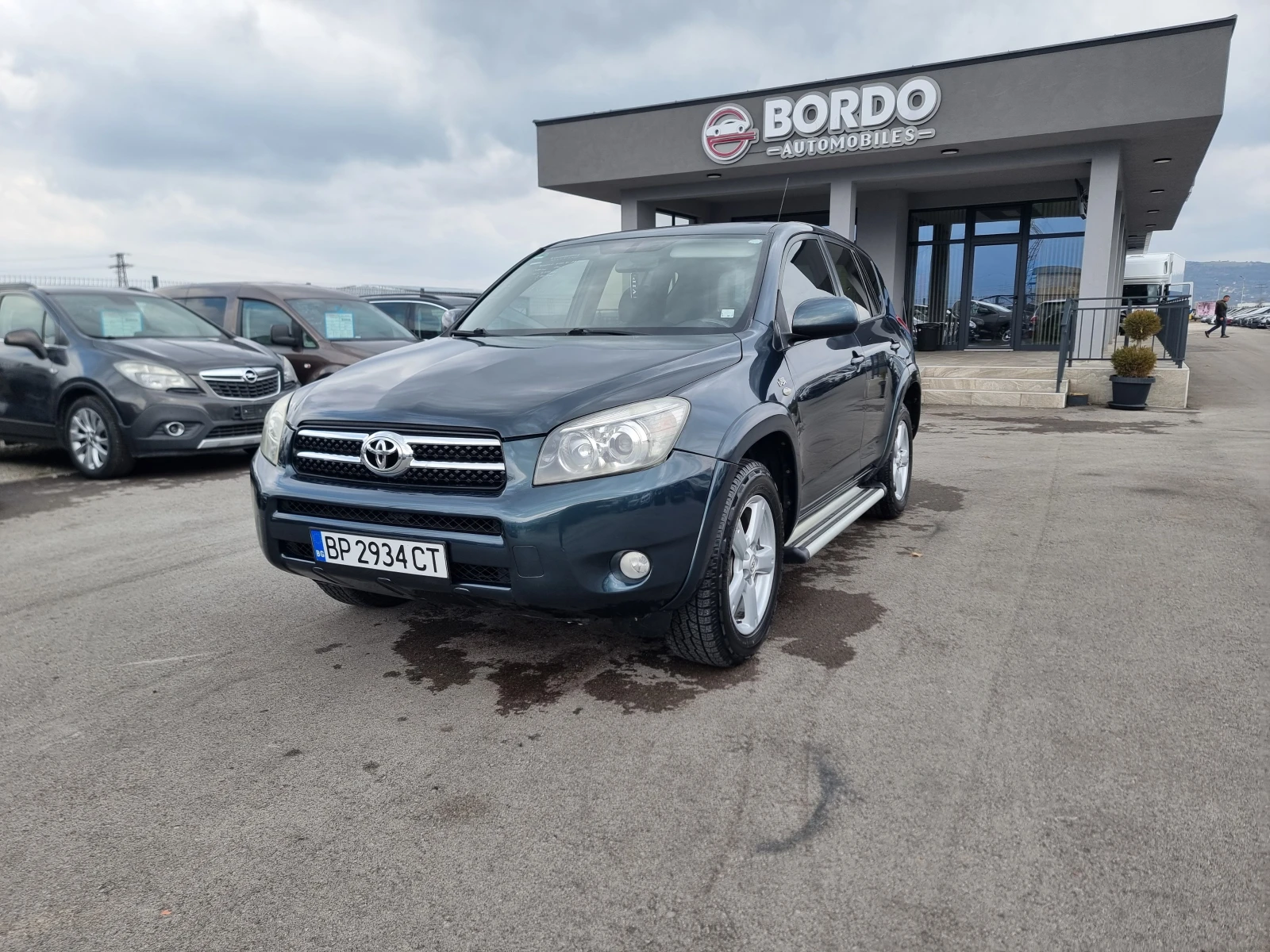 Toyota Rav4 2.2D4D, снимка 2 - Автомобили и джипове - 53960833