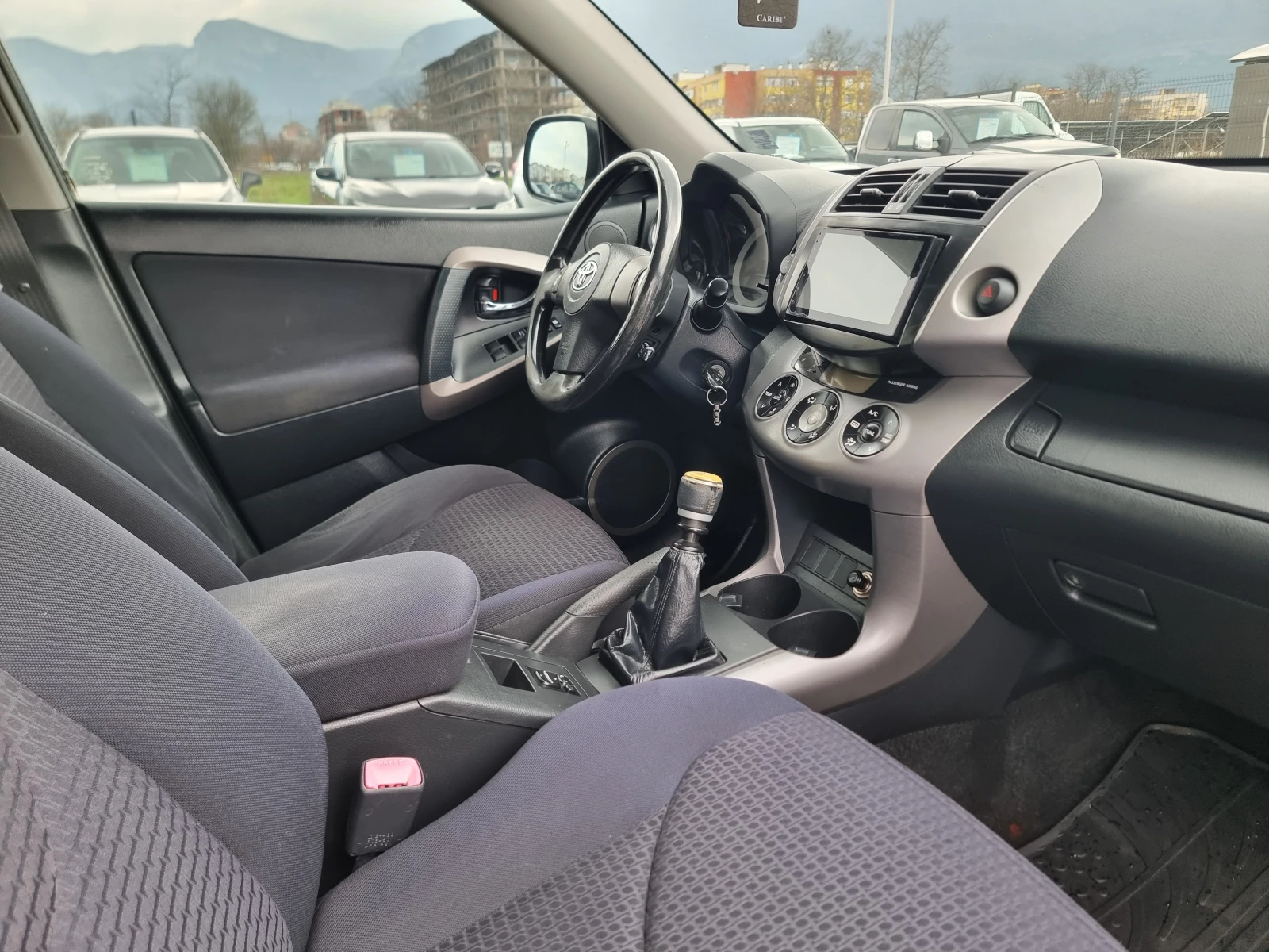 Toyota Rav4 2.2D4D, снимка 16 - Автомобили и джипове - 53960833