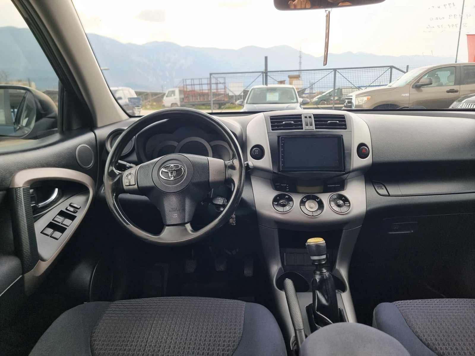 Toyota Rav4 2.2D4D, снимка 12 - Автомобили и джипове - 53960833