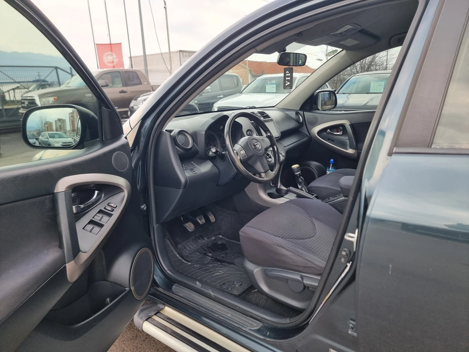 Toyota Rav4 2.2D4D, снимка 10 - Автомобили и джипове - 53960833