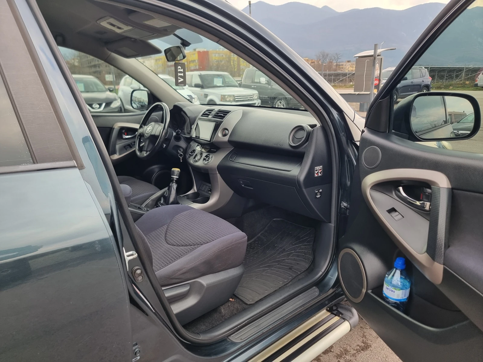 Toyota Rav4 2.2D4D, снимка 15 - Автомобили и джипове - 53960833