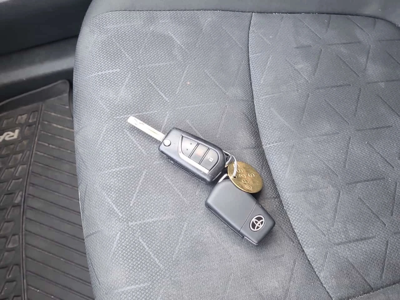 Toyota Rav4 * LE * CARFAX * 2 КЛЮЧА * ПОДГРЕВИ * , снимка 10 - Автомобили и джипове - 54194245