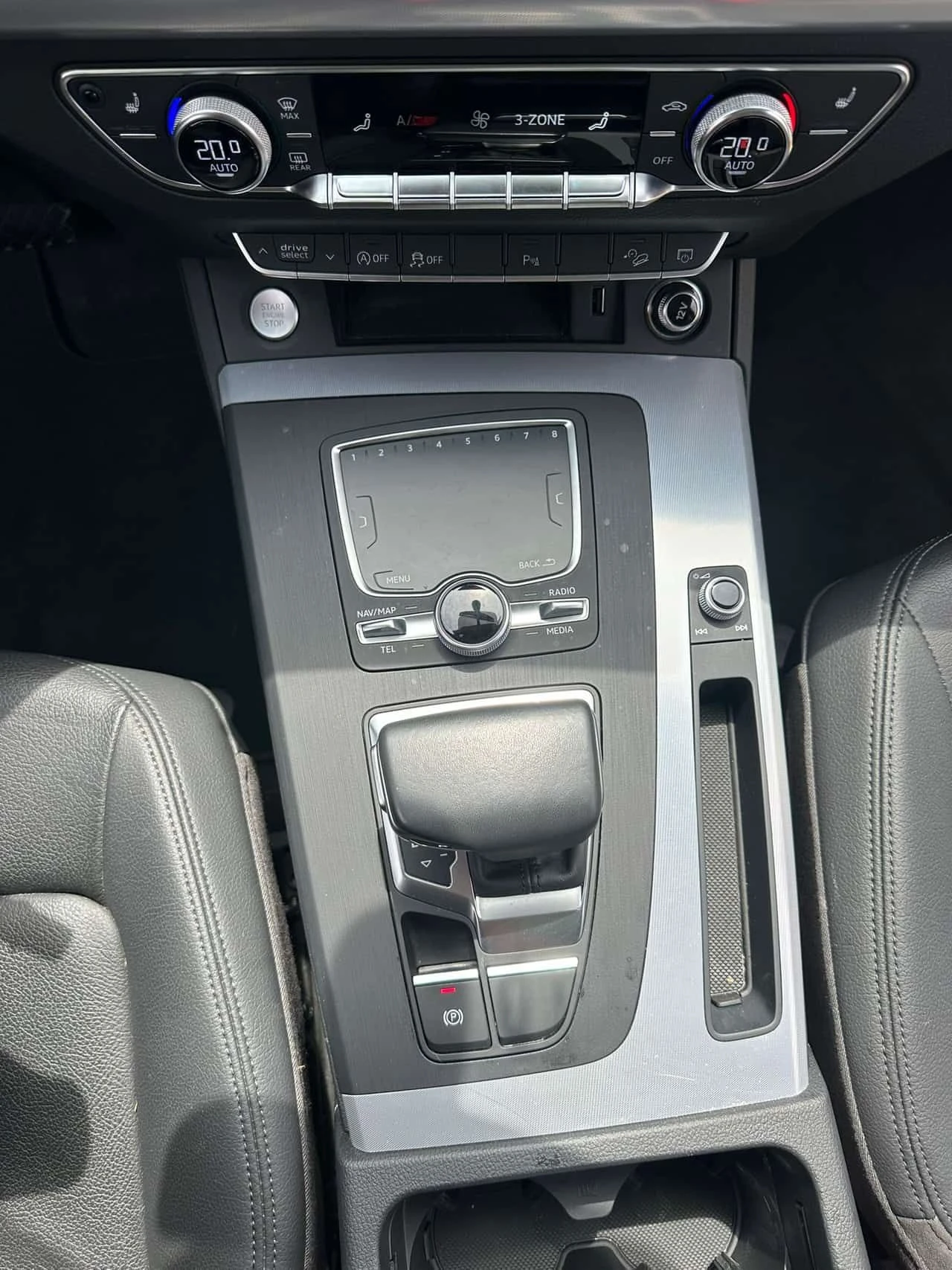 Audi Q5 | Progressiv | ПОДГРЕВ | ПАНОРАМА | CARFAX | , снимка 16 - Автомобили и джипове - 54695480
