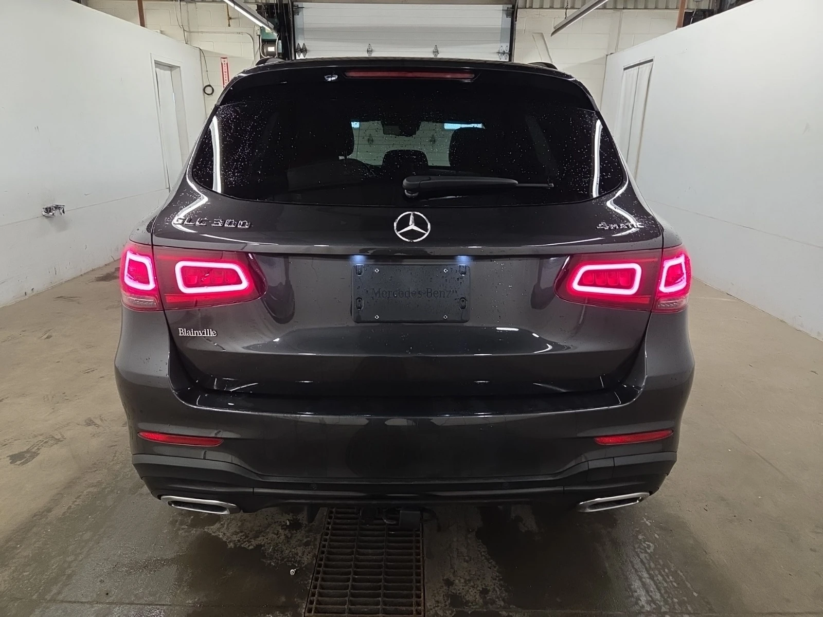 Mercedes-Benz GLC 300 AMG ПАКЕТ * ПАНОРАМА * БЕЗ ИНЦИДЕНТИ * CARFAX * , снимка 5 - Автомобили и джипове - 54804702