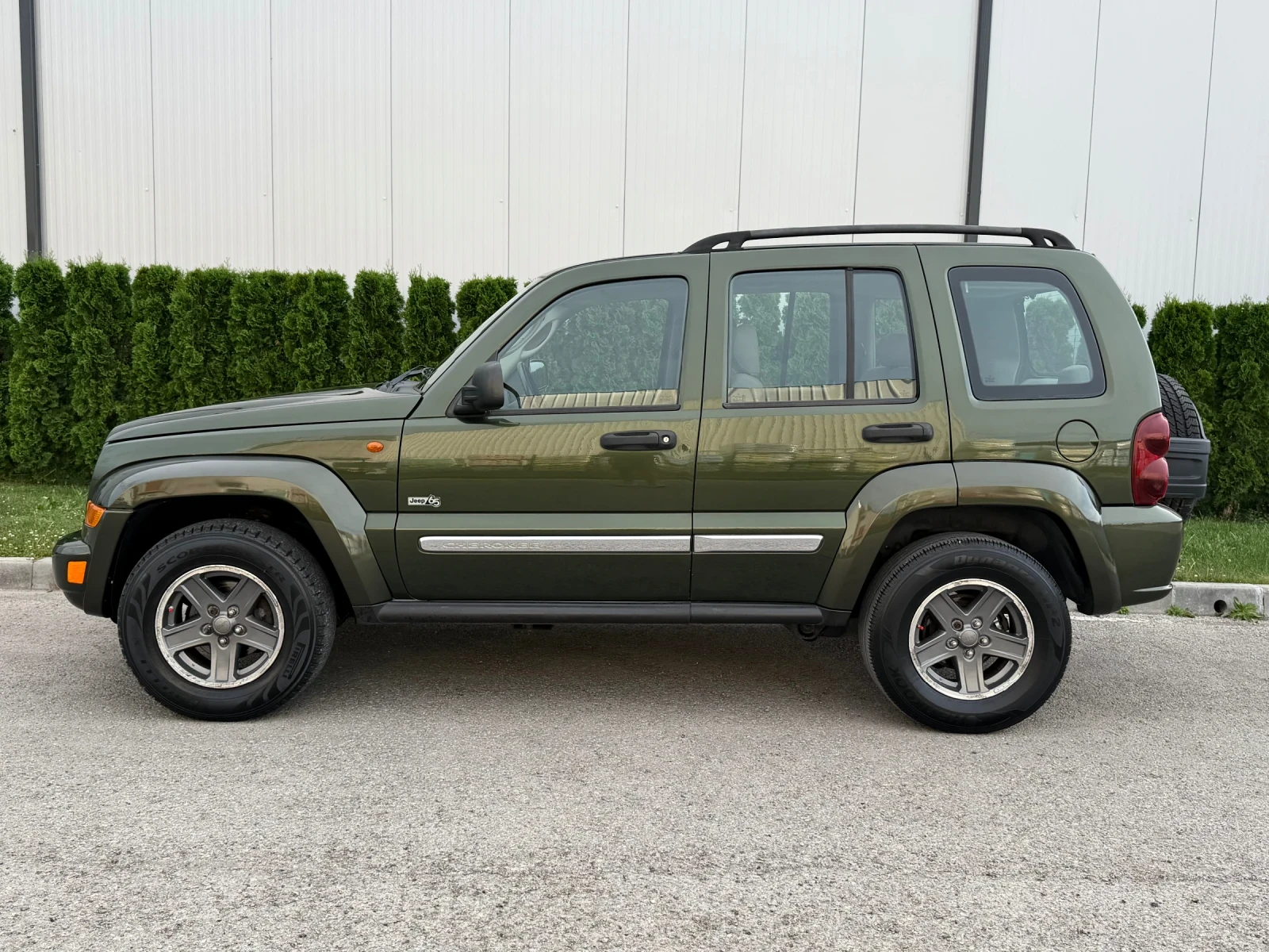 Jeep Cherokee 2.8 CRD/163 h.p/65th ANNIVERSARY EDITION/ИТАЛИЯ, снимка 7 - Автомобили и джипове - 54948481