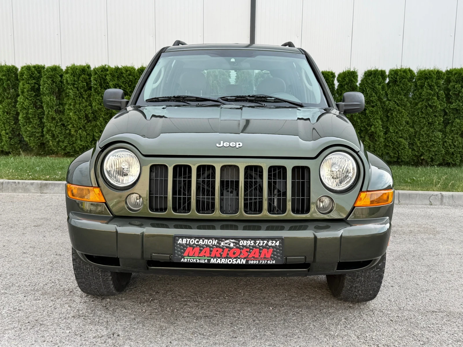Jeep Cherokee 2.8 CRD/163 h.p/65th ANNIVERSARY EDITION/ИТАЛИЯ, снимка 2 - Автомобили и джипове - 54948481