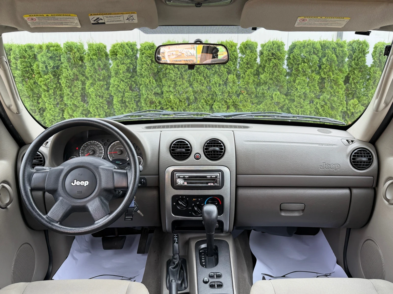Jeep Cherokee 2.8 CRD/163 h.p/65th ANNIVERSARY EDITION/ИТАЛИЯ, снимка 10 - Автомобили и джипове - 54948481