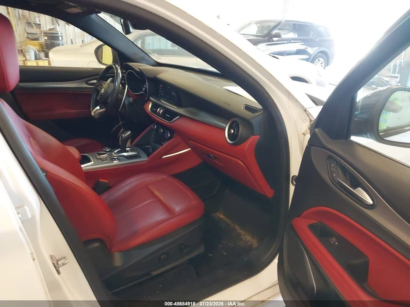 Alfa Romeo Stelvio 2.0l Sport Awd, снимка 5 - Автомобили и джипове - 55591589
