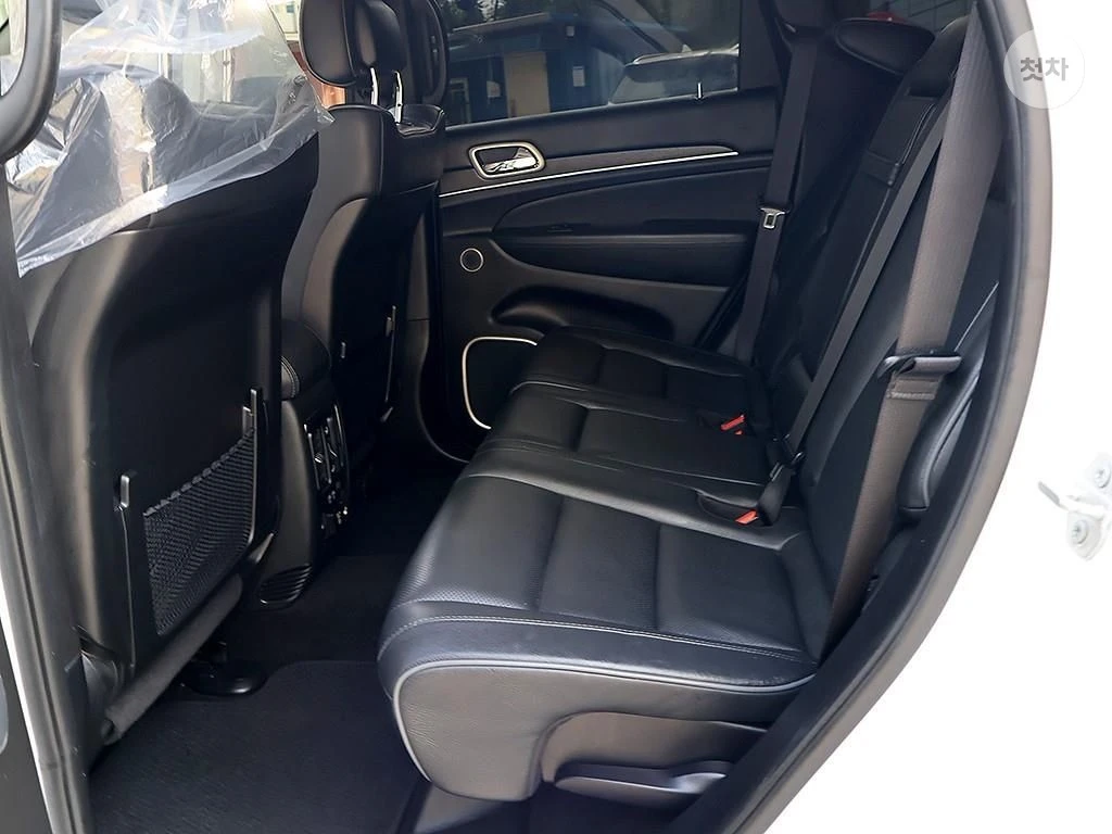 Jeep Grand cherokee 3.6 * SUMMIT* 4X4 FULL, снимка 13 - Автомобили и джипове - 55753050