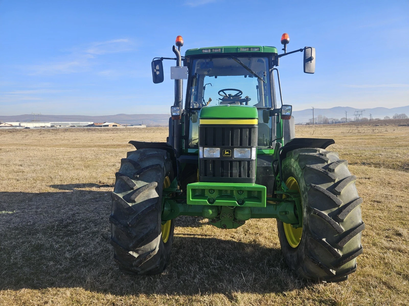 Трактор John Deere 6910 - изображение 3