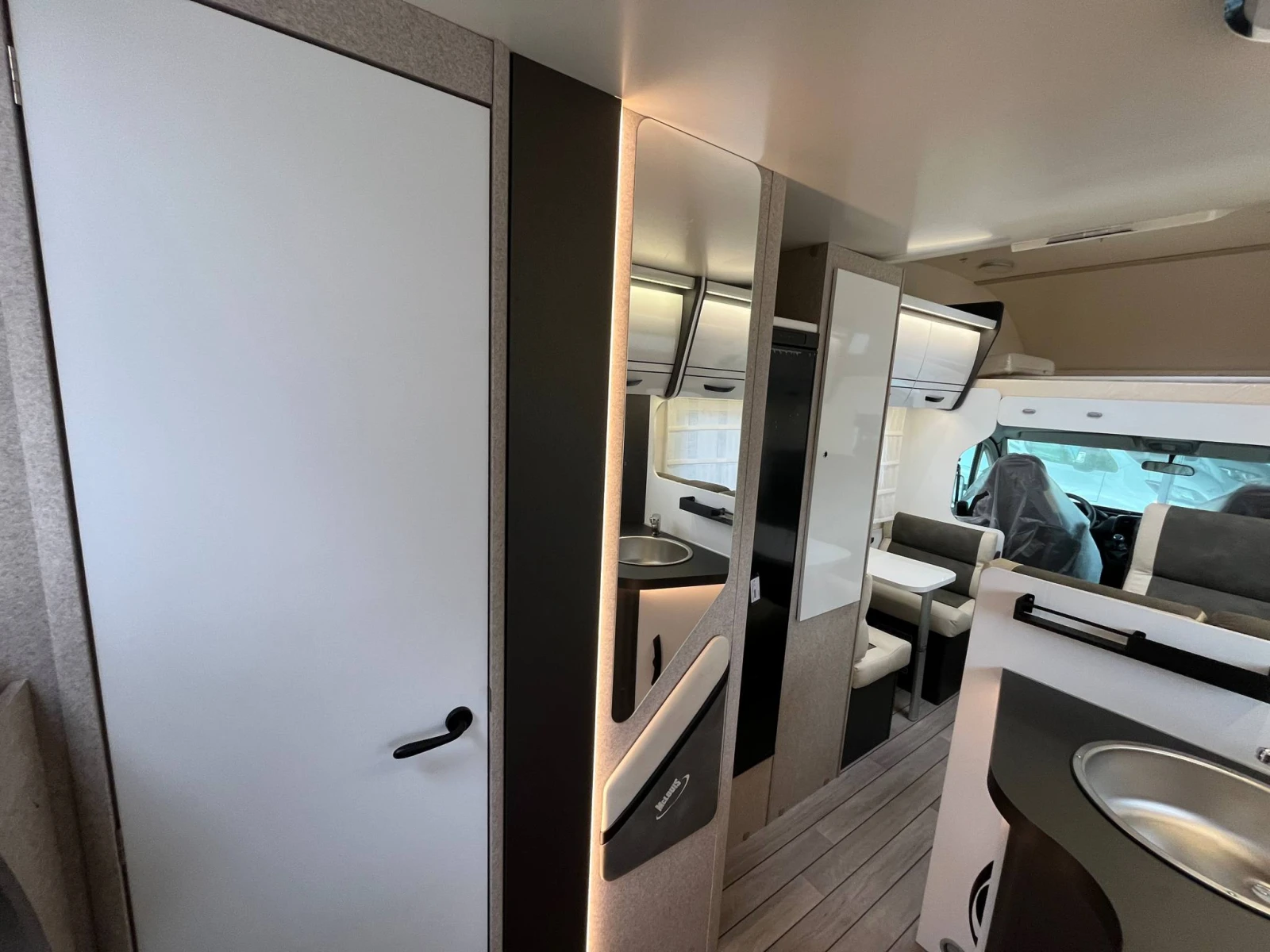 Кемпер McLouis 7 места* Fiat* Солар* Navi* Камера - изображение 10