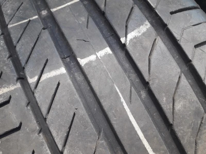 Гуми Летни 235/50R17, снимка 3 - Гуми и джанти - 25724560