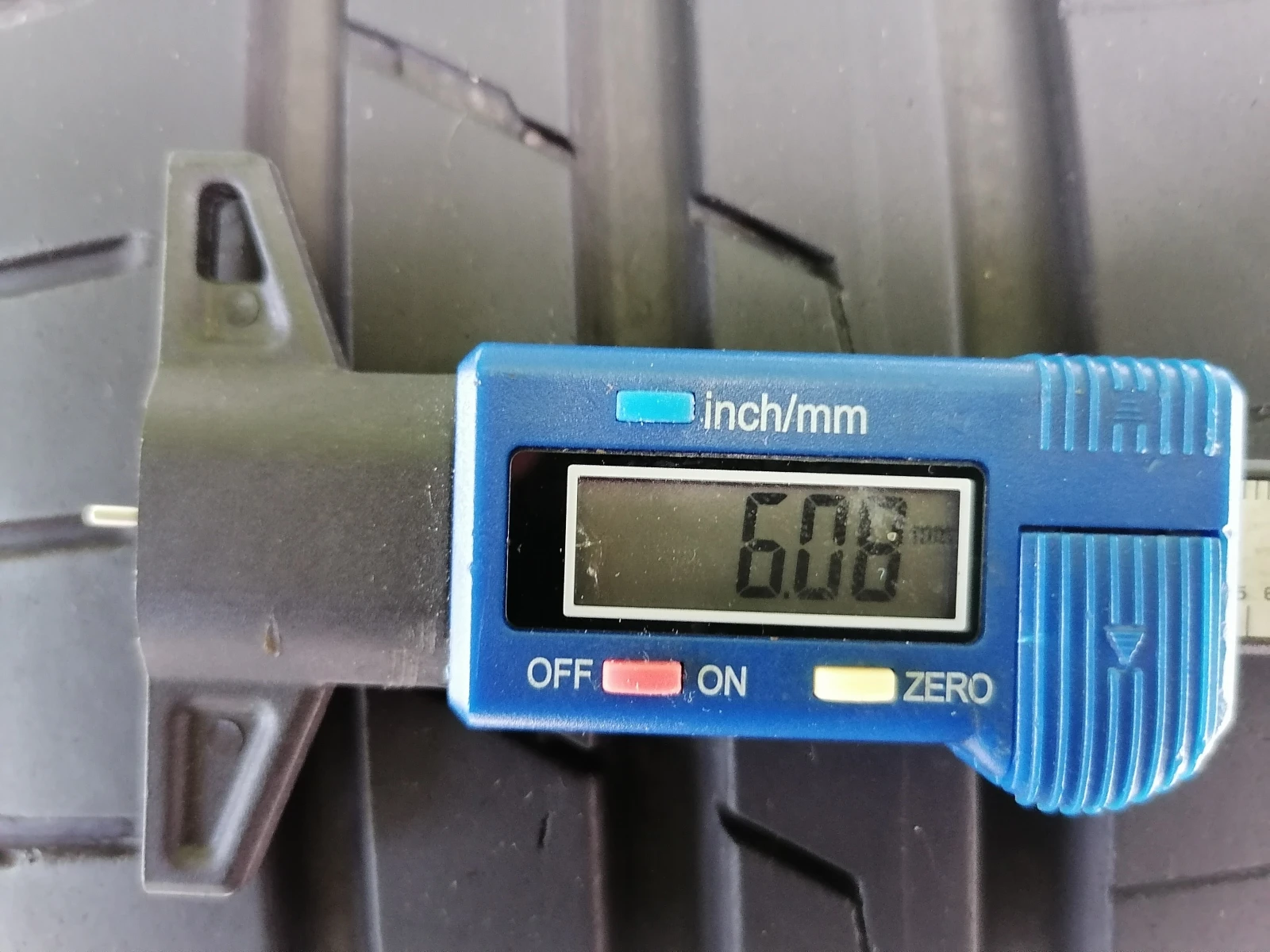 Гуми Летни 205/55R17, снимка 8 - Гуми и джанти - 54614521