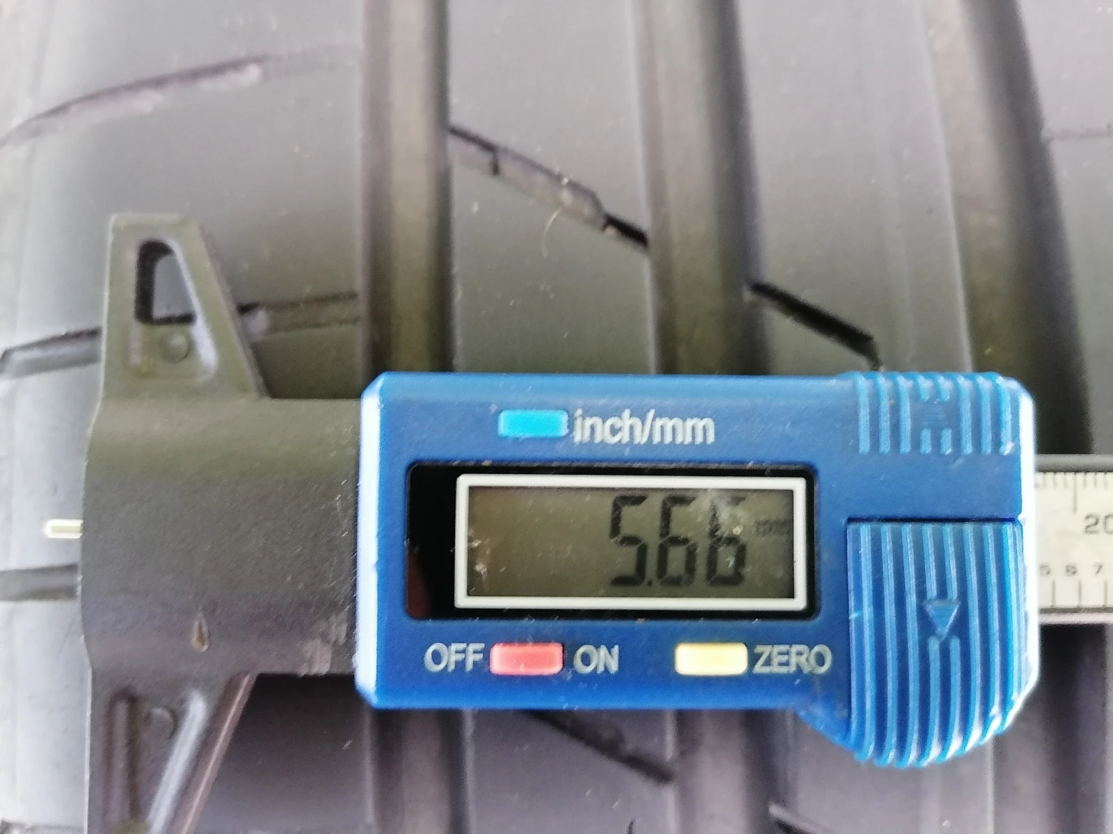 Гуми Летни 205/55R17, снимка 7 - Гуми и джанти - 54614521
