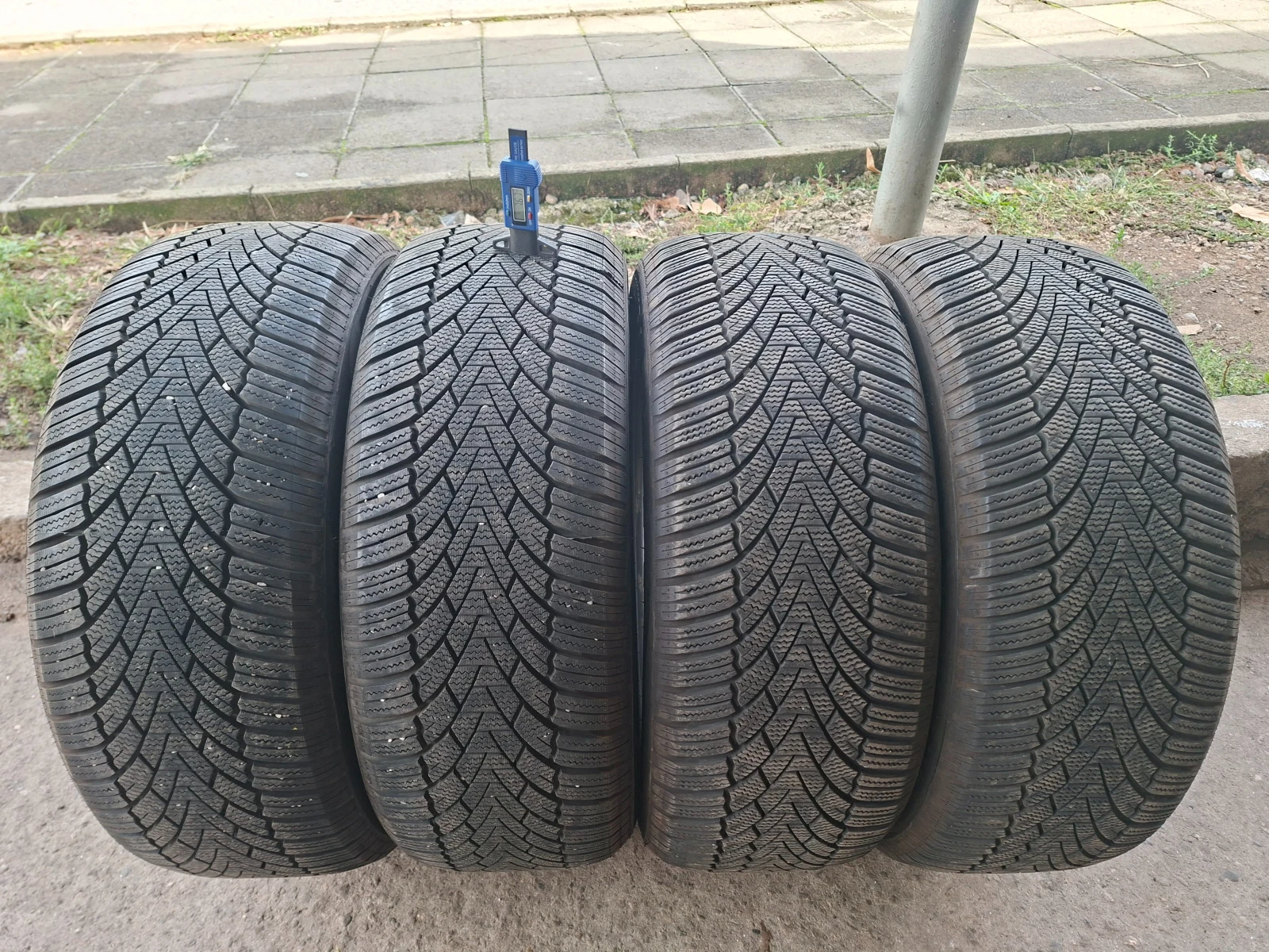 Гуми Зимни 235/50R18