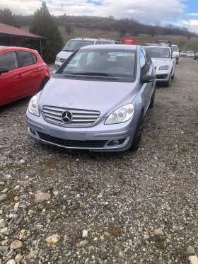 Mercedes-Benz B 180, снимка 1