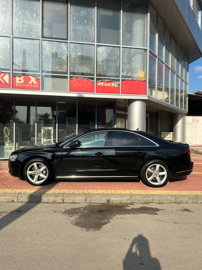 Audi A8 Автомобилът е в отлично техническо, състояние реал, снимка 3 - Автомобили и джипове - 45490708