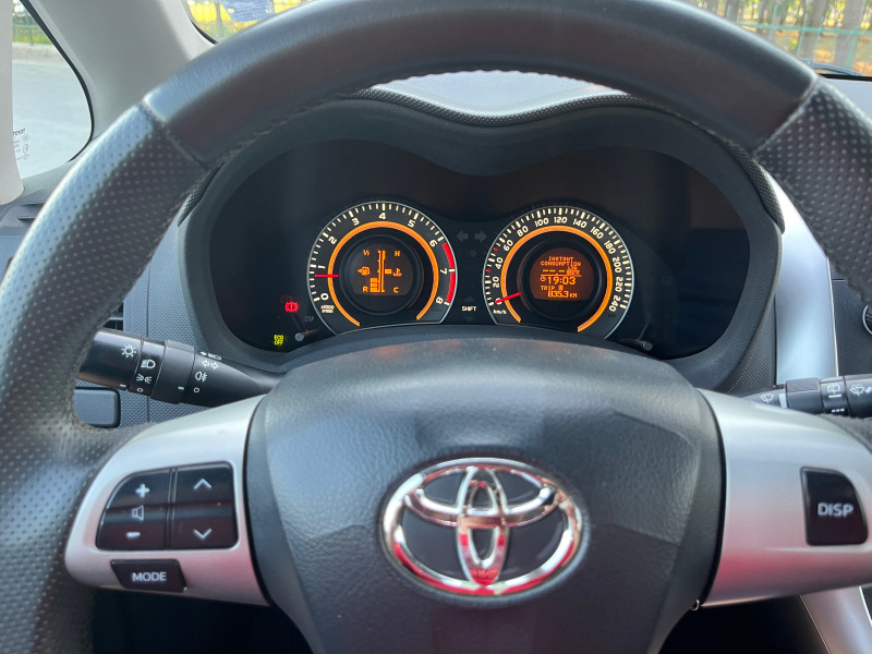 Toyota Auris 1.33 100кс, 6 скорости, фейслифт, снимка 5 - Автомобили и джипове - 46367508