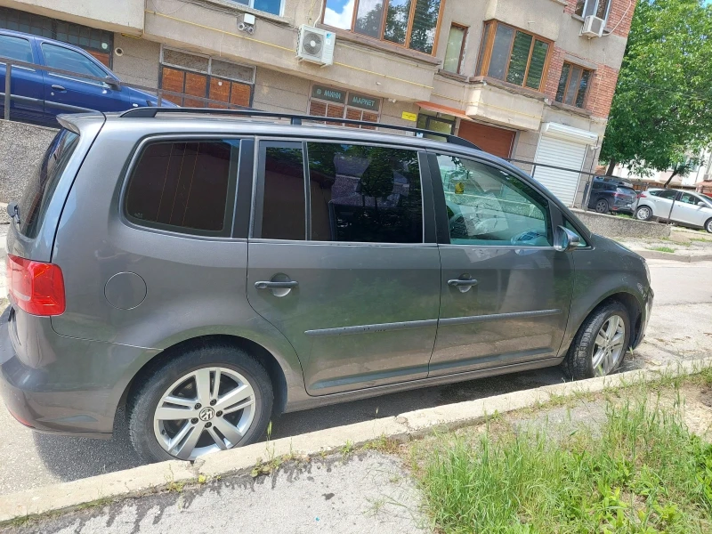 VW Touran, снимка 4 - Автомобили и джипове - 48358386