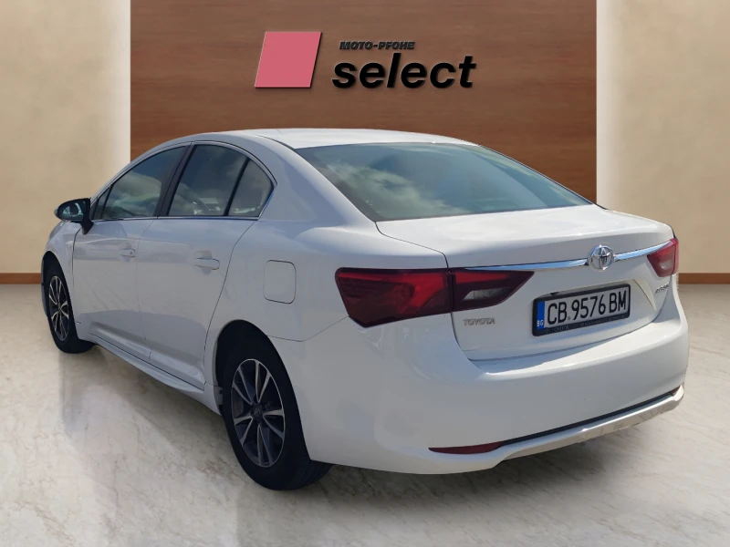 Toyota Avensis 1.6 i, снимка 4 - Автомобили и джипове - 48100601