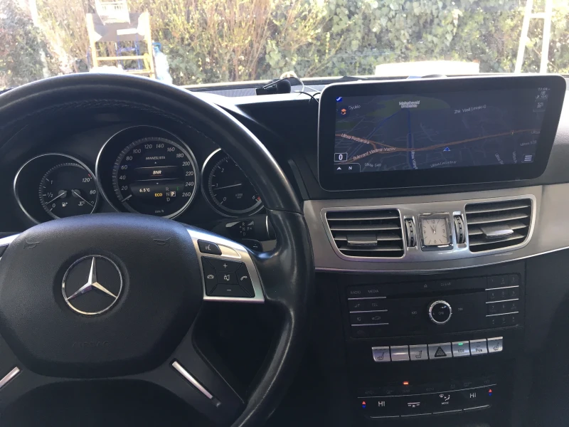 Mercedes-Benz E 220, снимка 8 - Автомобили и джипове - 51408115