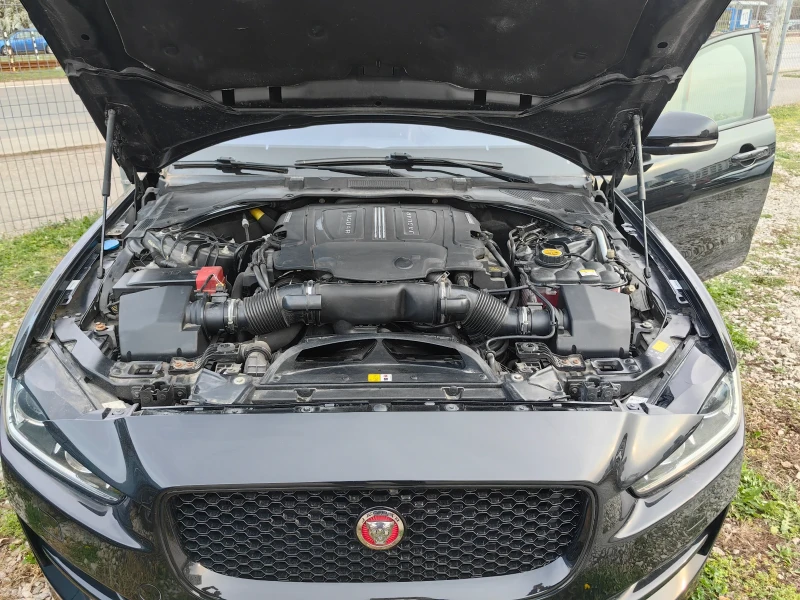 Jaguar XE  R SPORT 35 T AWD, снимка 15 - Автомобили и джипове - 52511330