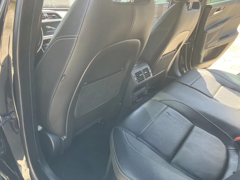 Jaguar XE  R SPORT 35 T AWD, снимка 11 - Автомобили и джипове - 52511330