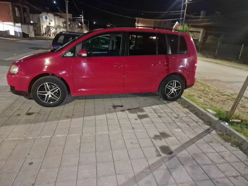 VW Touran, снимка 3 - Автомобили и джипове - 49424076